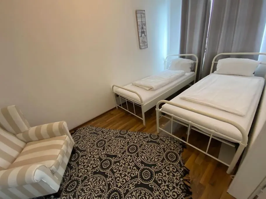 Apartment City Sued- 5 Zimmer_15 Personen _ Komplett_Eingerichtet Hamburg 0*,  Deutschland